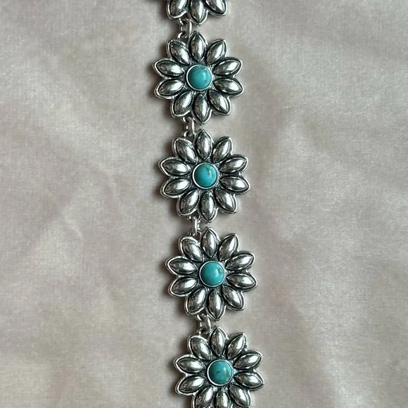 NWOT Lucky Brand Silver Necklace with Blue Floral Accents - Picture 5 of 6